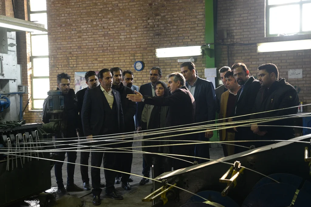 بازدید عوامل هلدینگ مشفق از کارخانه صنایع توری کاشان